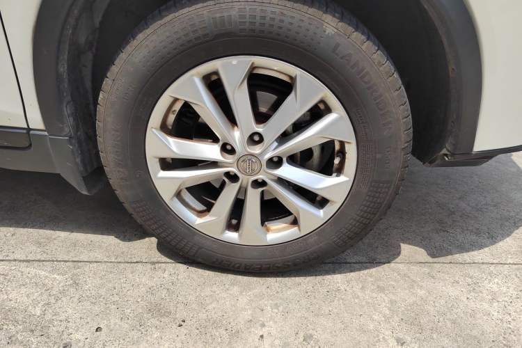 Used Nissan X-Trail 2014 2.5L CVT Luxury Edition 4WD Right Front Wheel Hub