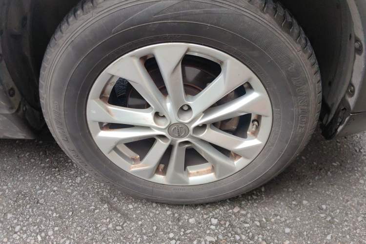 Used Nissan X-Trail 2014 2.5L CVT Luxury Edition 4WD Right Front Wheel Hub