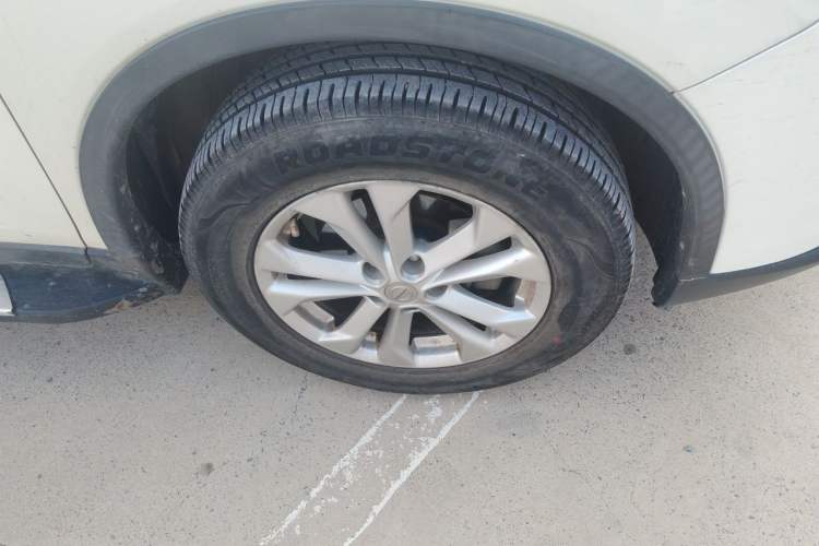 Used Nissan X-Trail 2014 2.0L CVT Comfort Edition 2WD Right Front Wheel Hub