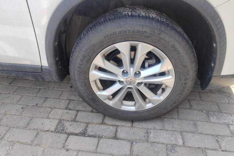 Used Nissan X-Trail 2014 2.0L CVT Comfort Edition 2WD Right Front Wheel Hub