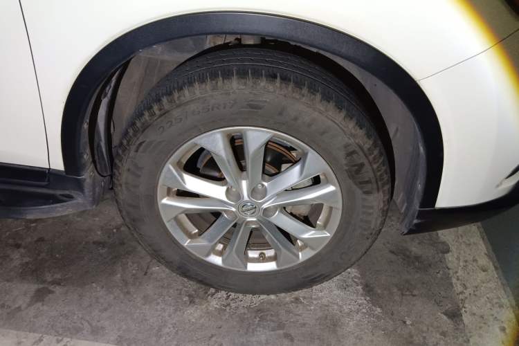 Used Nissan X-Trail 2014 2.5L CVT Luxury Edition 4WD Right Front Wheel Hub