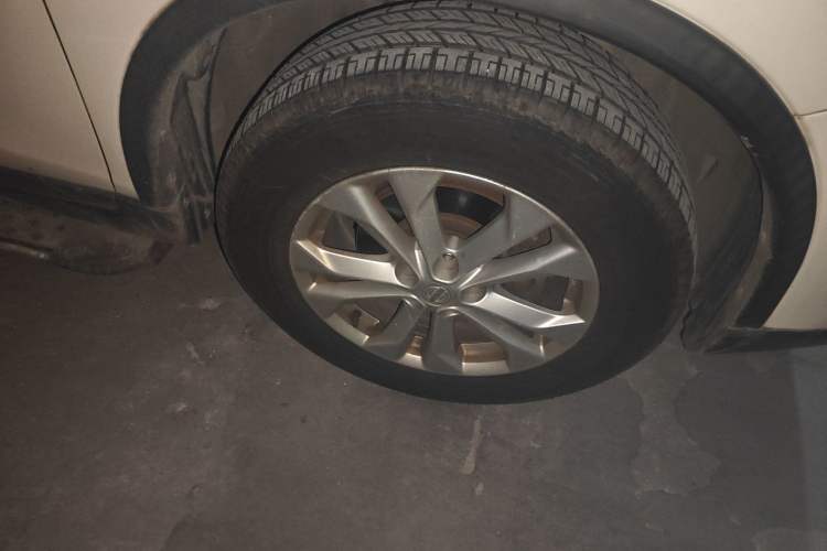 Used Nissan X-Trail 2014 2.0L CVT Comfort Edition 2WD Right Front Wheel Hub