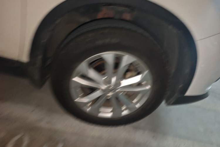 Used Nissan X-Trail 2014 2.0L CVT Comfort Edition 2WD Right Front Wheel Hub