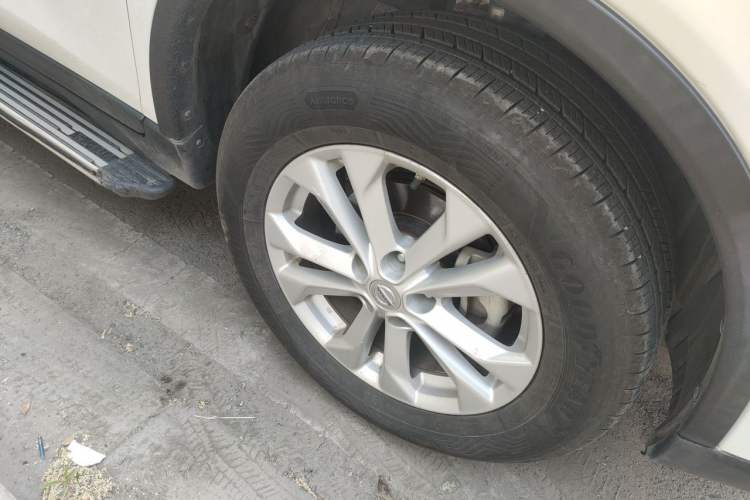 Used Nissan X-Trail 2014 2.0L CVT Comfort Edition 2WD Right Front Wheel Hub