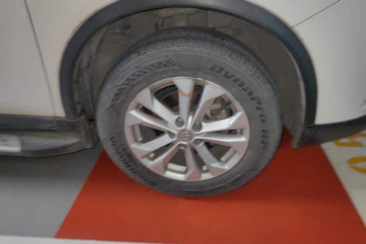 Used Nissan X-Trail 2014 2.0L CVT Comfort Edition 2WD Right Front Wheel Hub