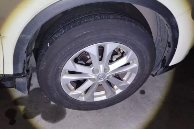 Used Nissan X-Trail 2014 2.0L CVT Comfort Edition 2WD Right Front Wheel Hub