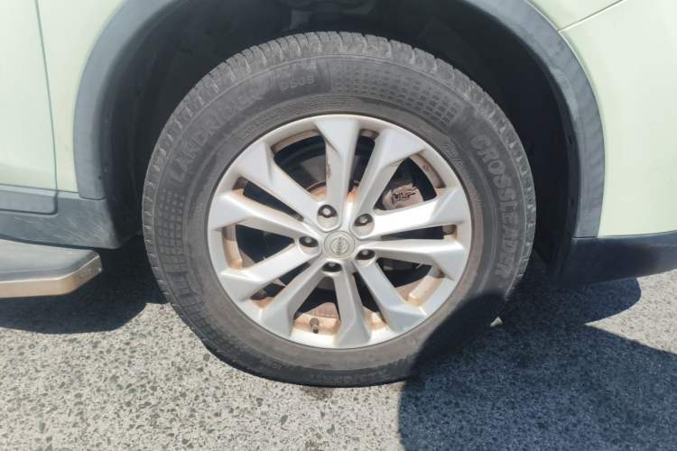 Used Nissan X-Trail 2014 2.0L CVT Comfort Edition 2WD Right Front Wheel Hub