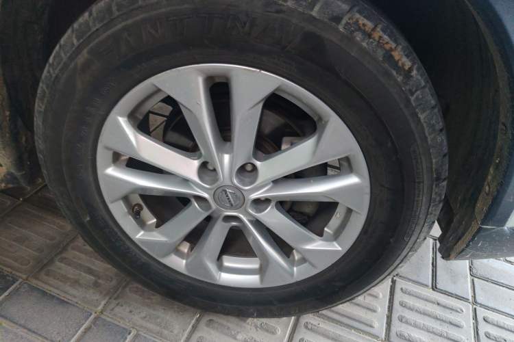 Used Nissan X-Trail 2014 2.5L CVT Luxury Edition 4WD Right Front Wheel Hub