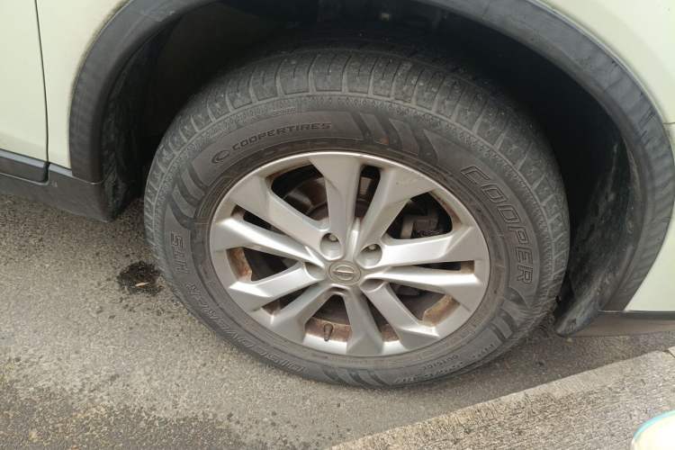 Used Nissan X-Trail 2014 2.0L CVT Comfort Edition 2WD Right Front Wheel Hub