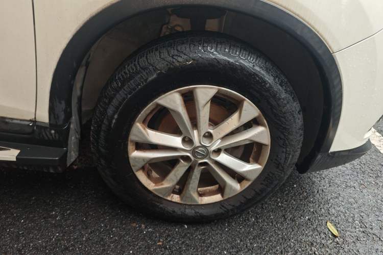 Used Nissan X-Trail 2014 2.5L CVT Luxury Edition 4WD Right Front Wheel Hub