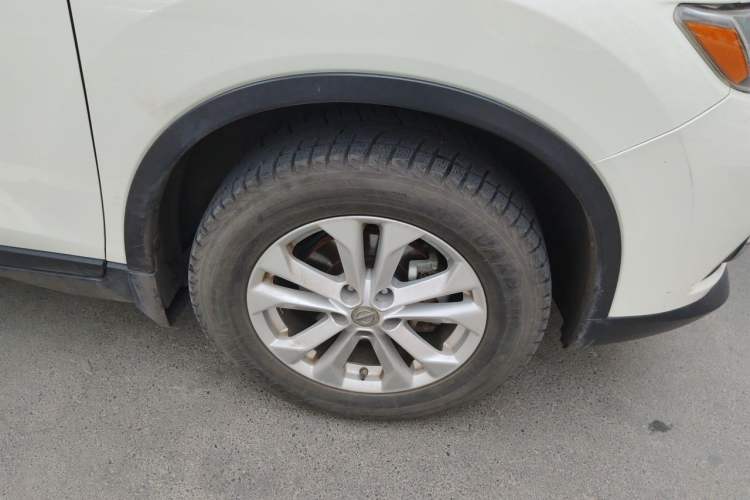 Used Nissan X-Trail 2014 2.5L CVT Luxury Edition 4WD Right Front Wheel Hub