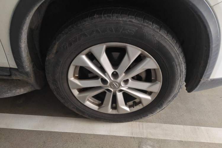 Used Nissan X-Trail 2014 2.0L CVT Comfort Edition 2WD Right Front Wheel Hub