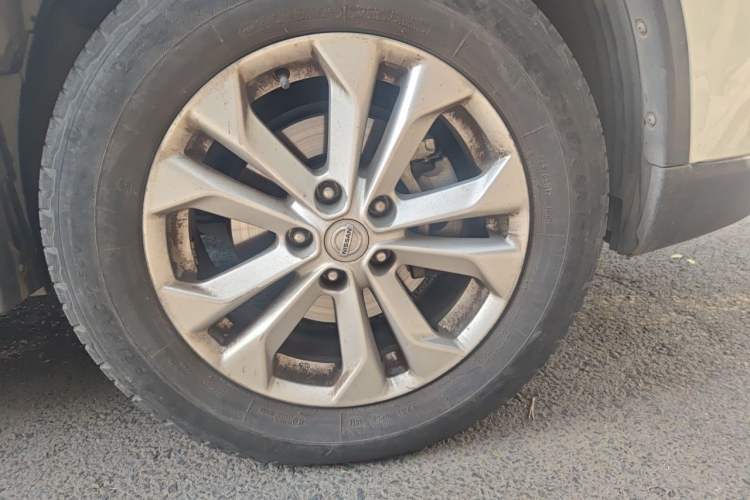 Used Nissan X-Trail 2014 2.0L CVT Comfort Edition 2WD Right Front Wheel Hub