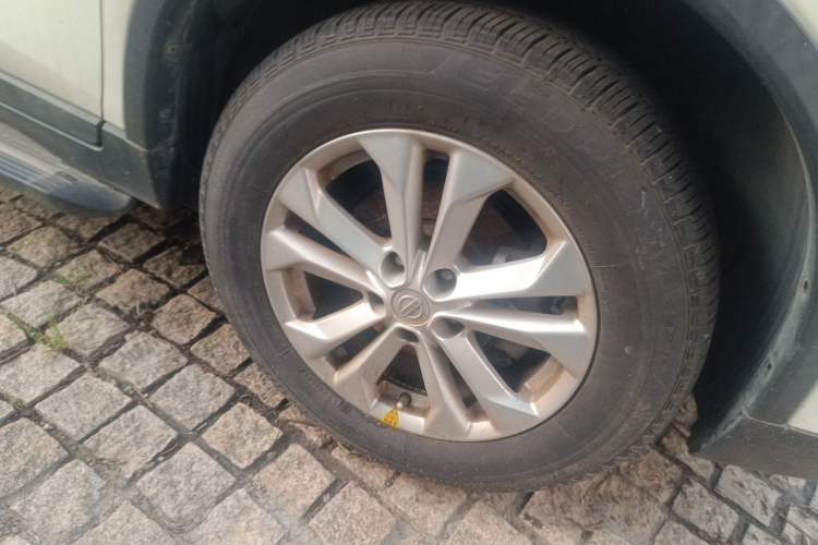 Used Nissan X-Trail 2014 2.0L CVT Comfort Edition 2WD Right Front Wheel Hub