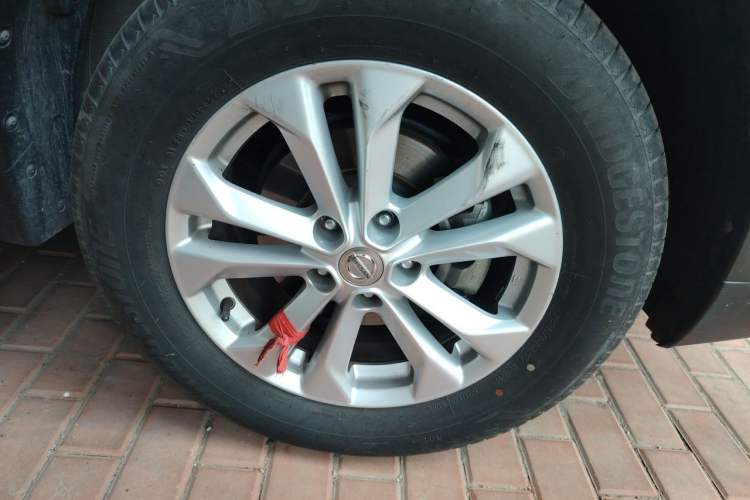 Used Nissan X-Trail 2014 2.0L CVT Comfort Edition 2WD Right Front Wheel Hub