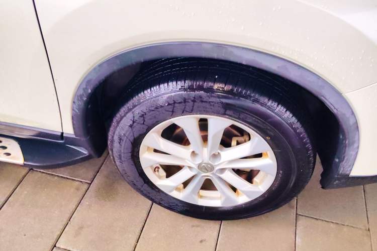 Used Nissan X-Trail 2014 2.0L CVT Fashion Edition 2WD Right Front Wheel Hub