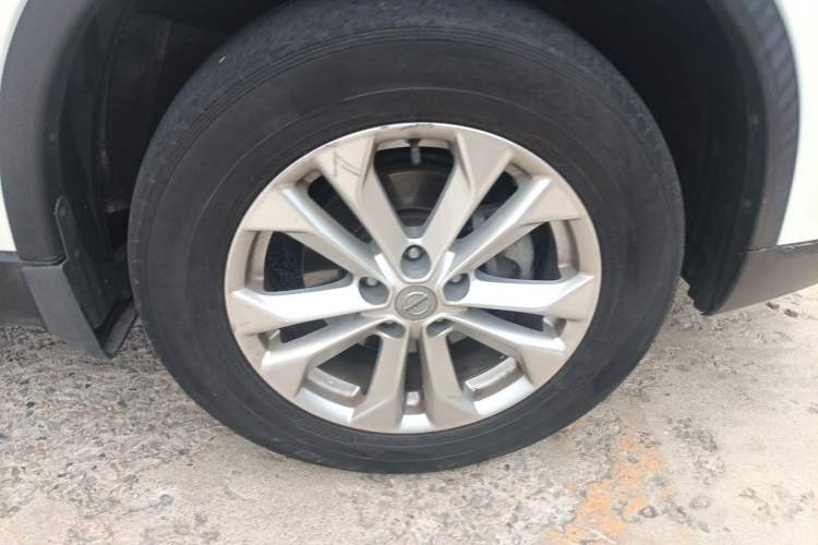 Used Nissan X-Trail 2014 2.0L CVT Comfort Edition 2WD Right Front Wheel Hub