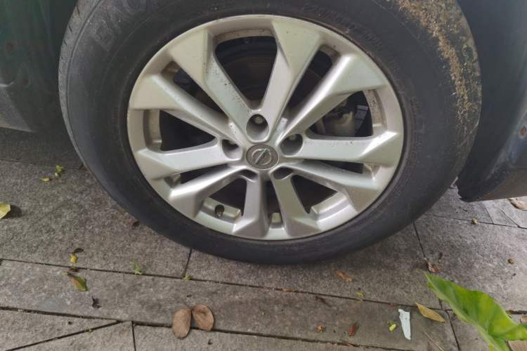 Used Nissan X-Trail 2014 2.0L CVT Comfort Edition 2WD Right Front Wheel Hub