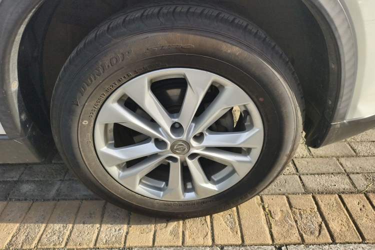 Used Nissan X-Trail 2014 2.0L CVT Comfort Edition 2WD Right Front Wheel Hub