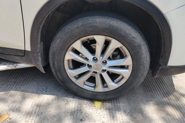 Used Nissan X-Trail 2014 2.0L CVT Comfort Edition 2WD Right Front Wheel Hub