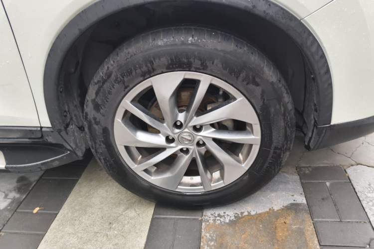 Used Nissan X-Trail 2014 2.5L CVT Ultimate Edition 4WD Right Front Wheel Hub