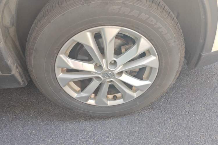 Used Nissan X-Trail 2014 2.0L CVT Comfort Edition 2WD Right Front Wheel Hub