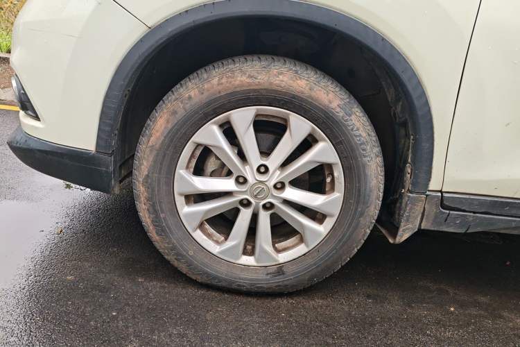 Used Nissan X-Trail 2014 2.0L CVT Comfort Edition 2WD Right Front Wheel Hub