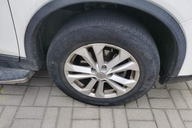 Used Nissan X-Trail 2014 2.0L CVT Comfort Edition 2WD Right Front Wheel Hub