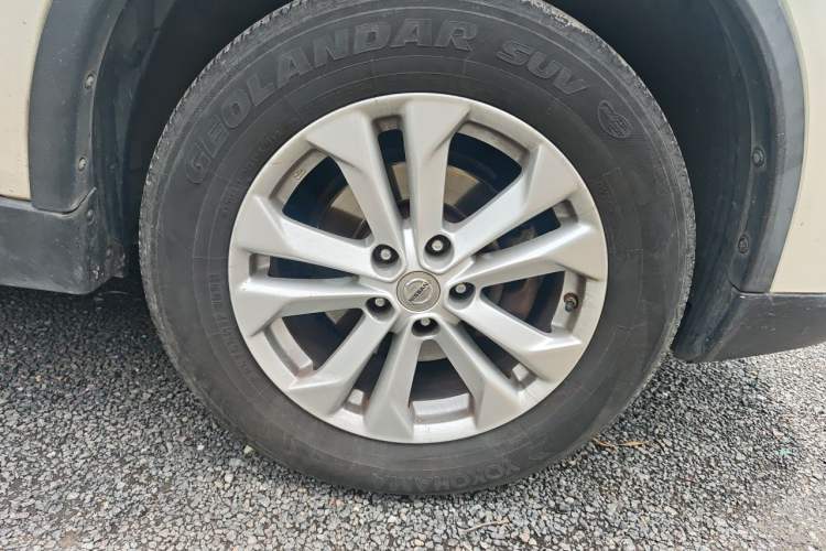 Used Nissan X-Trail 2014 2.5L CVT Luxury Edition 4WD Right Front Wheel Hub