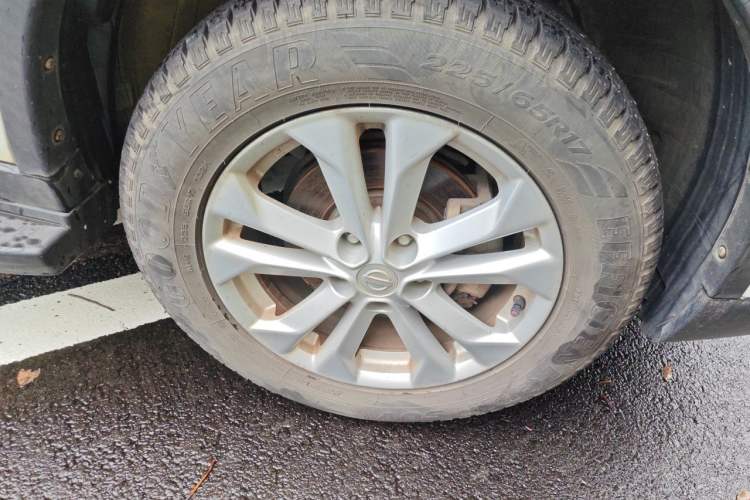 Used Nissan X-Trail 2014 2.0L CVT Comfort Edition 2WD Right Front Wheel Hub