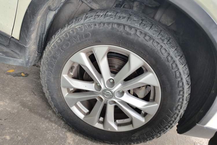 Used Nissan X-Trail 2014 2.0L CVT Smart Edition 2WD Right Front Wheel Hub