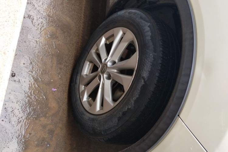 Used Nissan X-Trail 2014 2.0L CVT Comfort Edition 2WD Right Front Wheel Hub