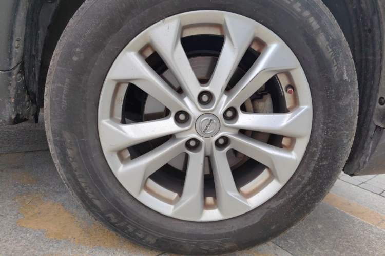 Used Nissan X-Trail 2014 2.0L CVT Comfort Edition 2WD Right Front Wheel Hub