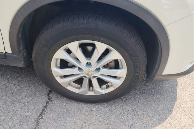 Used Nissan X-Trail 2014 2.5L CVT Luxury Edition 4WD Right Front Wheel Hub