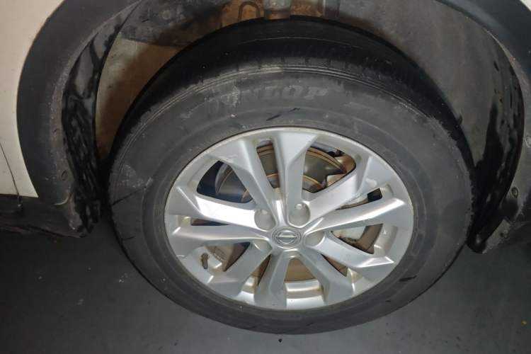 Used Nissan X-Trail 2014 2.0L CVT Comfort Edition 2WD Right Front Wheel Hub