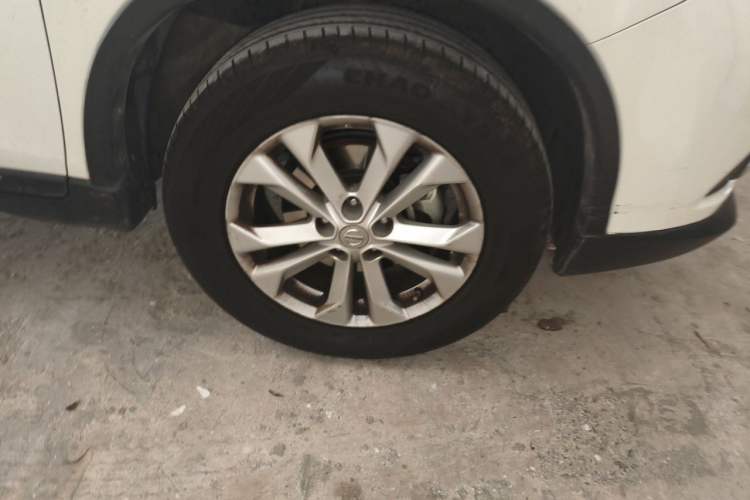 Used Nissan X-Trail 2014 2.5L CVT Luxury Edition 4WD Right Front Wheel Hub