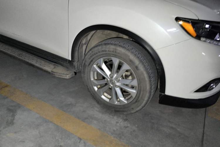 Used Nissan X-Trail 2014 2.0L CVT Comfort Edition 2WD Right Front Wheel Hub