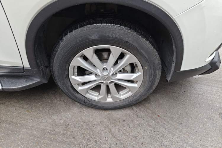 Used Nissan X-Trail 2014 2.0L CVT Comfort Edition 2WD Right Front Wheel Hub