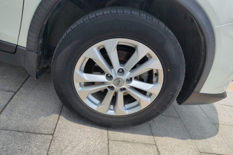 Used Nissan X-Trail 2014 2.0L CVT Comfort Edition 2WD Right Front Wheel Hub