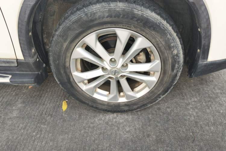 Used Nissan X-Trail 2014 2.0L CVT Smart Edition 2WD Right Front Wheel Hub