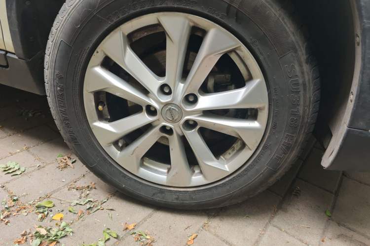 Used Nissan X-Trail 2014 2.0L CVT Comfort Edition 2WD Right Front Wheel Hub