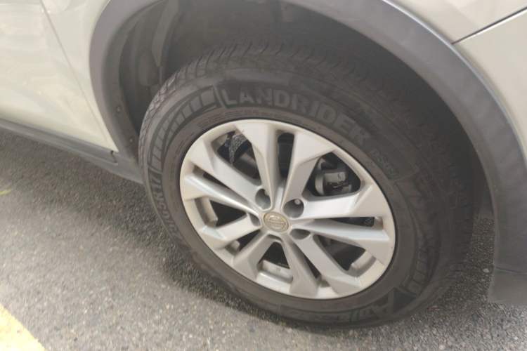 Used Nissan X-Trail 2014 2.0L CVT Comfort Edition 2WD Right Front Wheel Hub