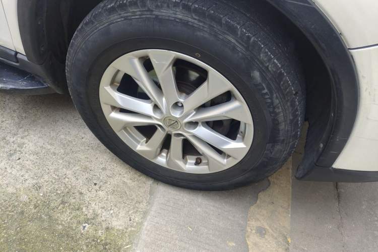 Used Nissan X-Trail 2014 2.5L CVT Luxury Edition 4WD Right Front Wheel Hub