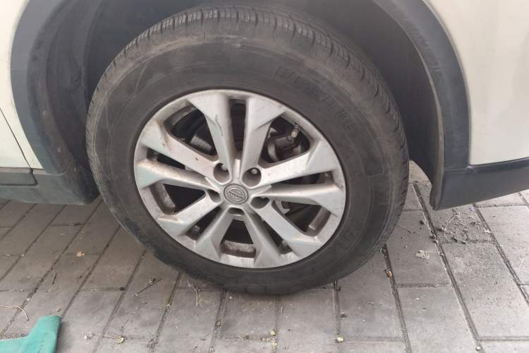 Used Nissan X-Trail 2014 2.0L CVT Comfort Edition 2WD Right Front Wheel Hub