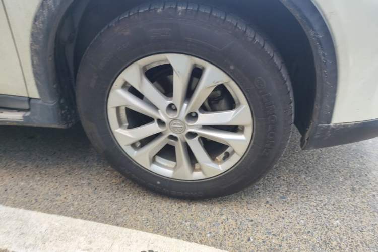 Used Nissan X-Trail 2014 2.0L CVT Comfort Edition 2WD Right Front Wheel Hub
