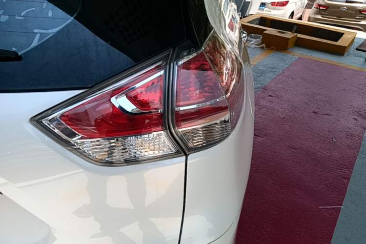 Used Nissan X-Trail 2014 2.0L CVT Comfort Edition 2WD Right Rear Taillight