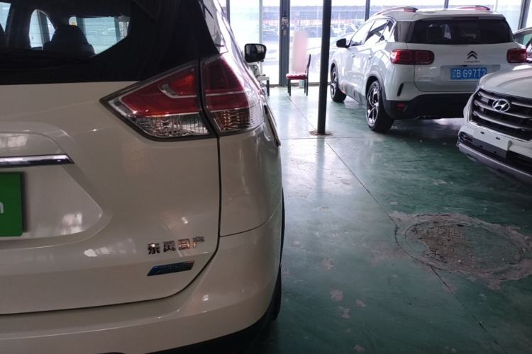 Used Nissan X-Trail 2014 2.5L CVT Luxury Edition 4WD Right Rear Taillight
