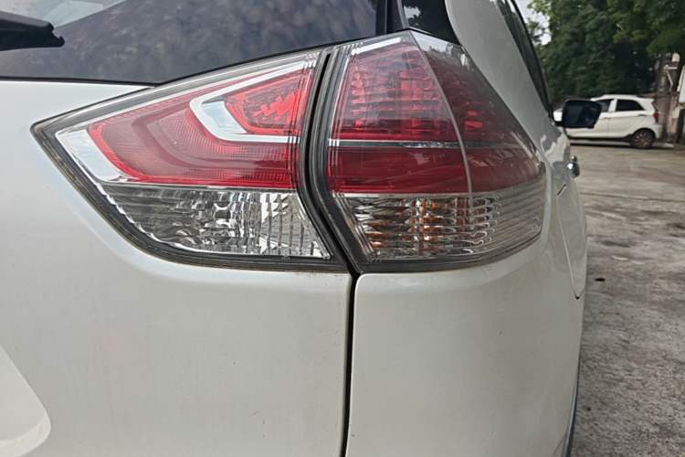 Used Nissan X-Trail 2014 2.0L CVT Comfort Edition 2WD Right Rear Taillight