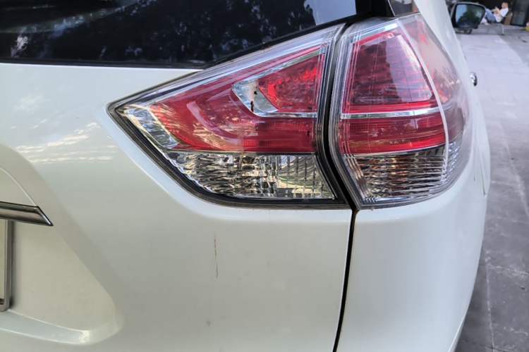 Used Nissan X-Trail 2014 2.0L CVT Comfort Edition 2WD Right Rear Taillight