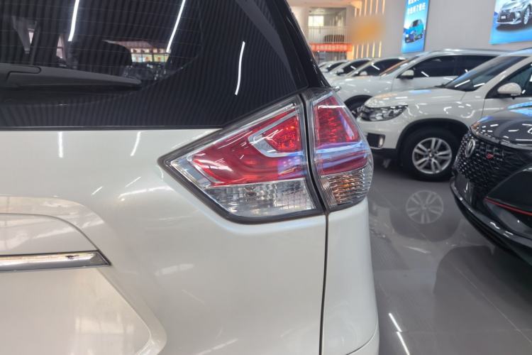 Used Nissan X-Trail 2014 2.0L CVT Comfort Edition 2WD Right Rear Taillight